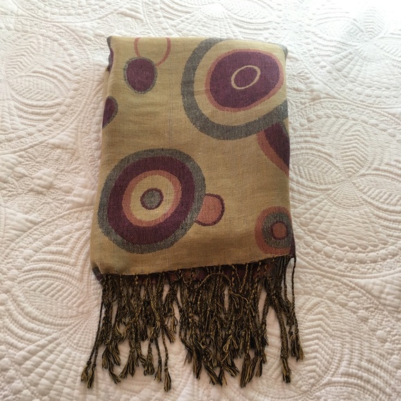 Reversible Circle Pattern Scarf - Picture 2 of 2